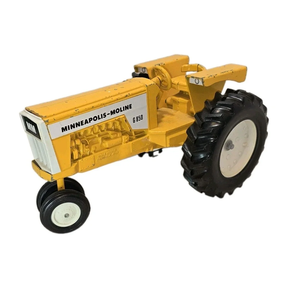 Minneapolis Moline G850 Die Cast Toy Tractor Scale Models Dyersville Iowa GUC